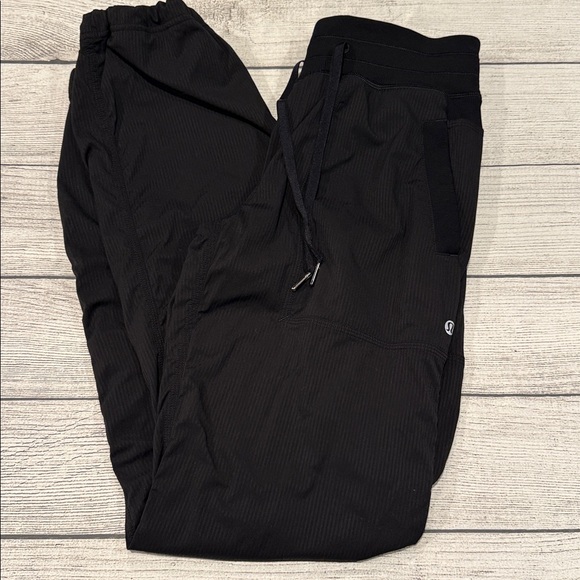 🍋Women’s Lululemon Dance Studio Pant III Lined 32" Size 4 Black W5AERR🍋 - Picture 3 of 16